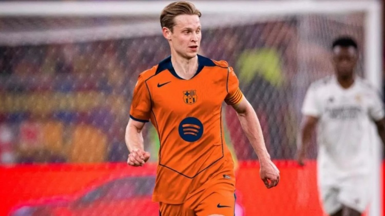 开云-每体：巴萨新赛季三套球衣均未通过西甲审核，下轮仍可能穿旧球衣